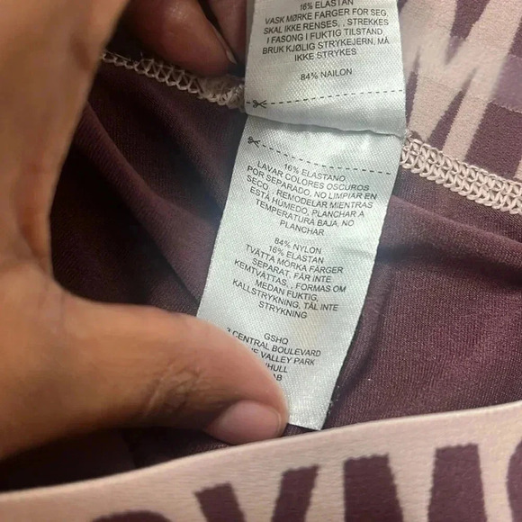 Women’s Maroon colored Cropped Seamless GymShark leggings size XS - Picture 3 of 5